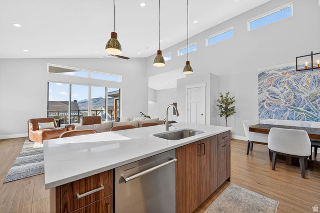 Image 9 of property listing at 4788 E PADDLEFORD DR, Eden, UT 84310