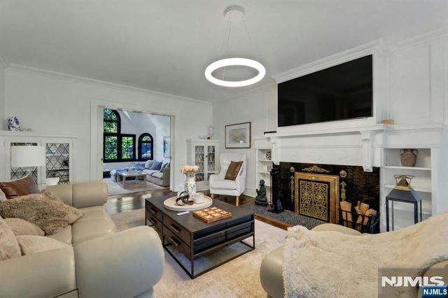 329 Cantrell Road, Ridgewood, NJ 07450