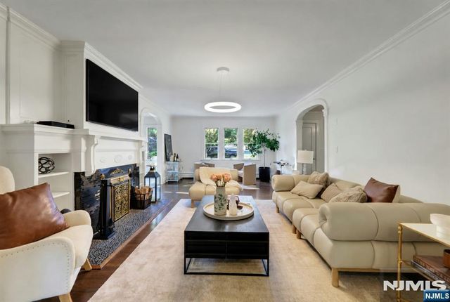 329 Cantrell Road, Ridgewood, NJ 07450