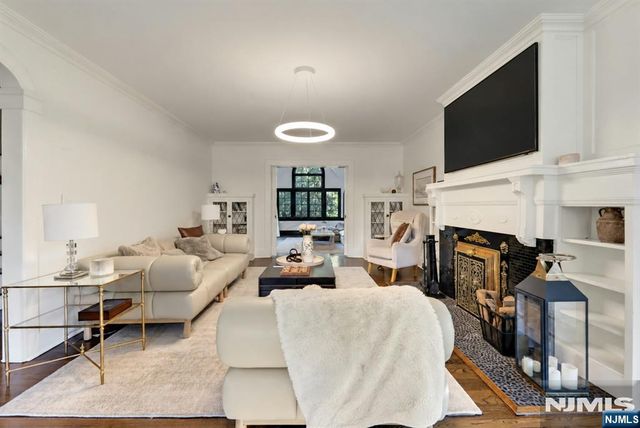 329 Cantrell Road, Ridgewood, NJ 07450