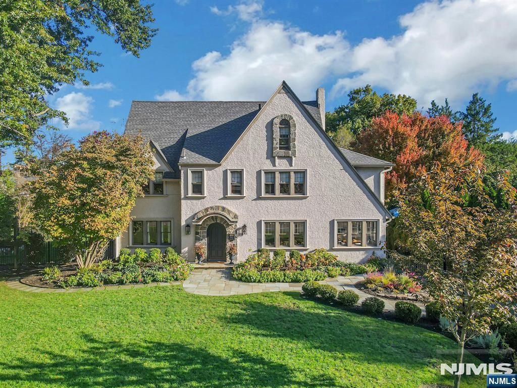 329 Cantrell Road, Ridgewood, NJ 07450