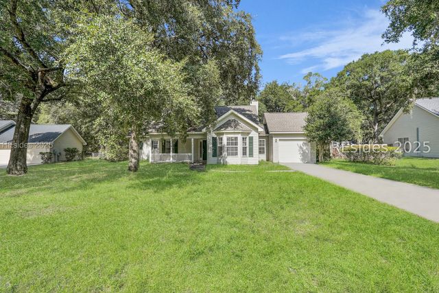 16 Le Moyne Dr, Beaufort, SC 29907