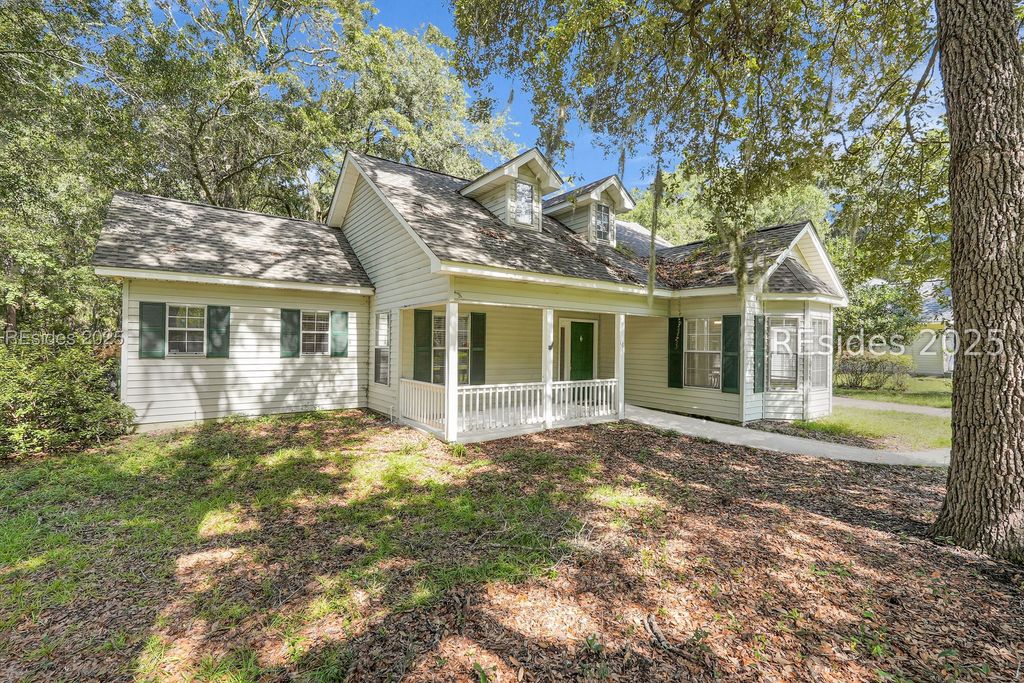 16 Le Moyne Dr, Beaufort, SC 29907
