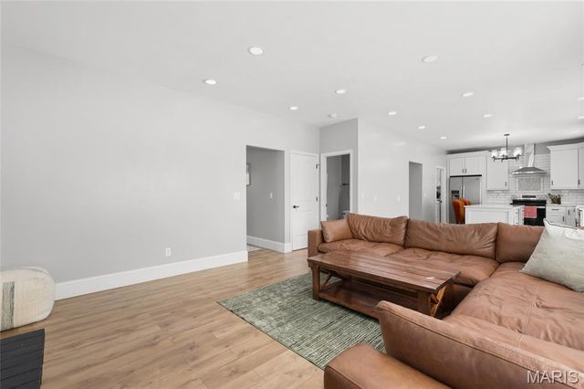 1128 Konert Valley Drive, Fenton, MO 63026