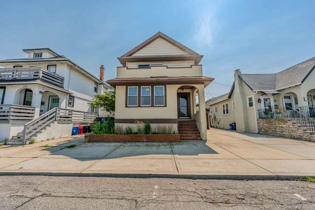 124 Roosevelt Boulevard, Long Beach, NY 11561