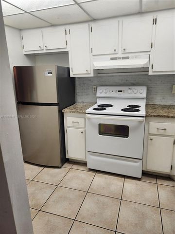 1638 SE Embassy Drive 209, West Palm Beach, FL 33401