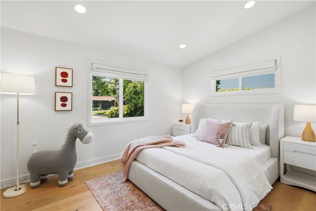 4730 Degovia Avenue, Woodland Hills, CA 91364
