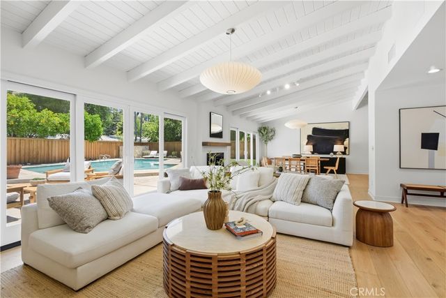 4730 Degovia Avenue, Woodland Hills, CA 91364