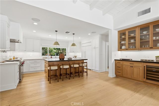 4730 Degovia Avenue, Woodland Hills, CA 91364