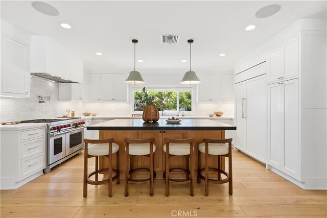 4730 Degovia Avenue, Woodland Hills, CA 91364