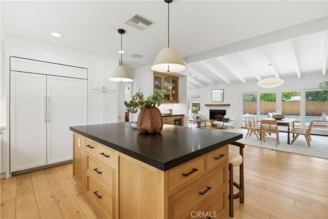 4730 Degovia Avenue, Woodland Hills, CA 91364