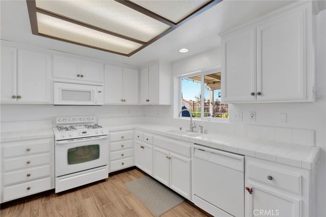 17908 Yucca, Hesperia, CA 92345