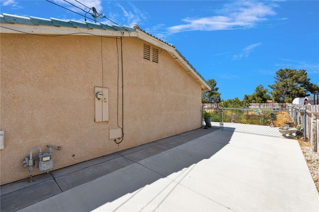 17908 Yucca, Hesperia, CA 92345