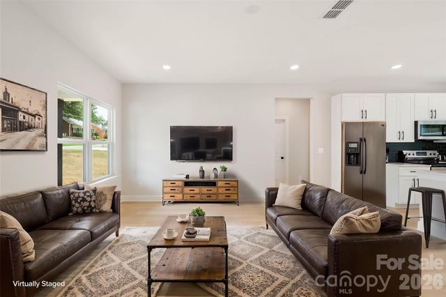 315 W Chestnut Street, Stanley, NC 28164