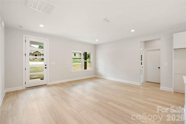 315 W Chestnut Street, Stanley, NC 28164