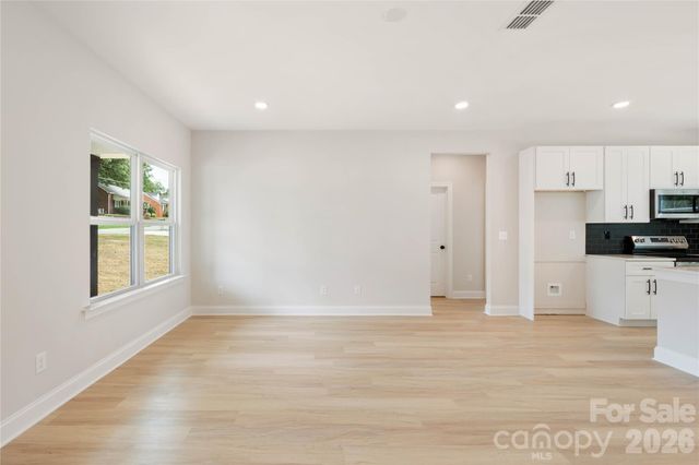 315 W Chestnut Street, Stanley, NC 28164