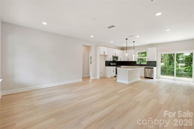 315 W Chestnut Street, Stanley, NC 28164