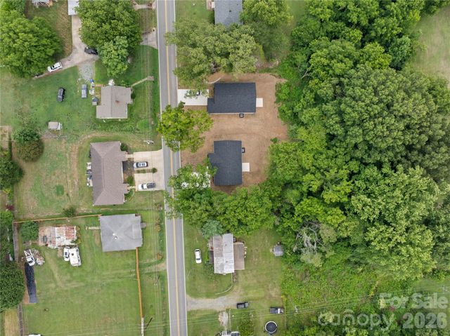 315 W Chestnut Street, Stanley, NC 28164