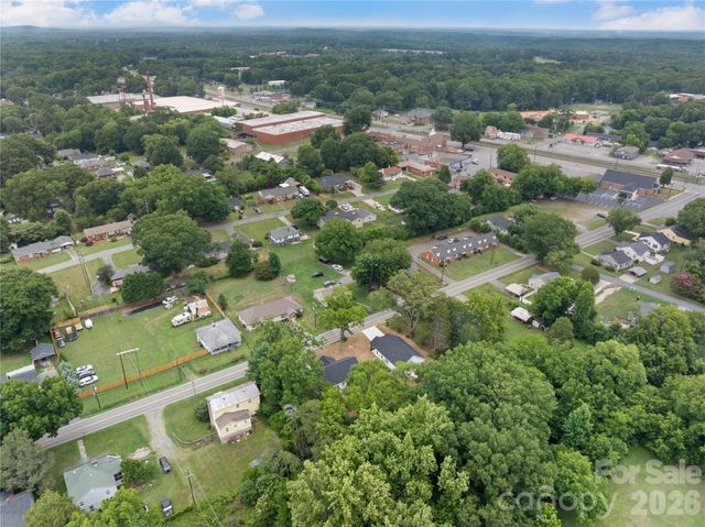 315 W Chestnut Street, Stanley, NC 28164