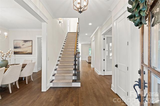 2520 Laburnum Avenue, Charlotte, NC 28205