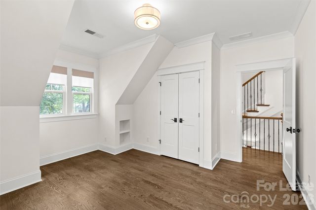 2520 Laburnum Avenue, Charlotte, NC 28205