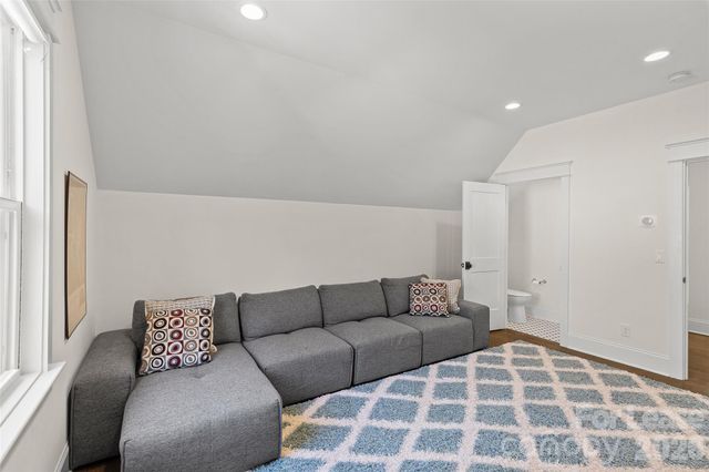 2520 Laburnum Avenue, Charlotte, NC 28205