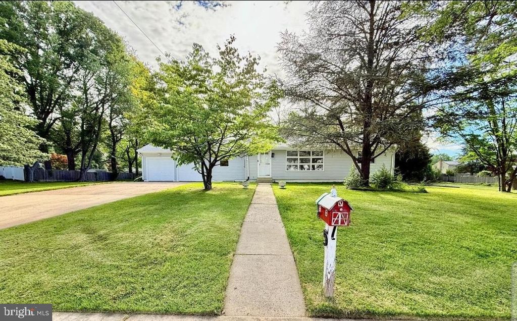 5 CHARLES AVE, Blackwood, NJ 08012