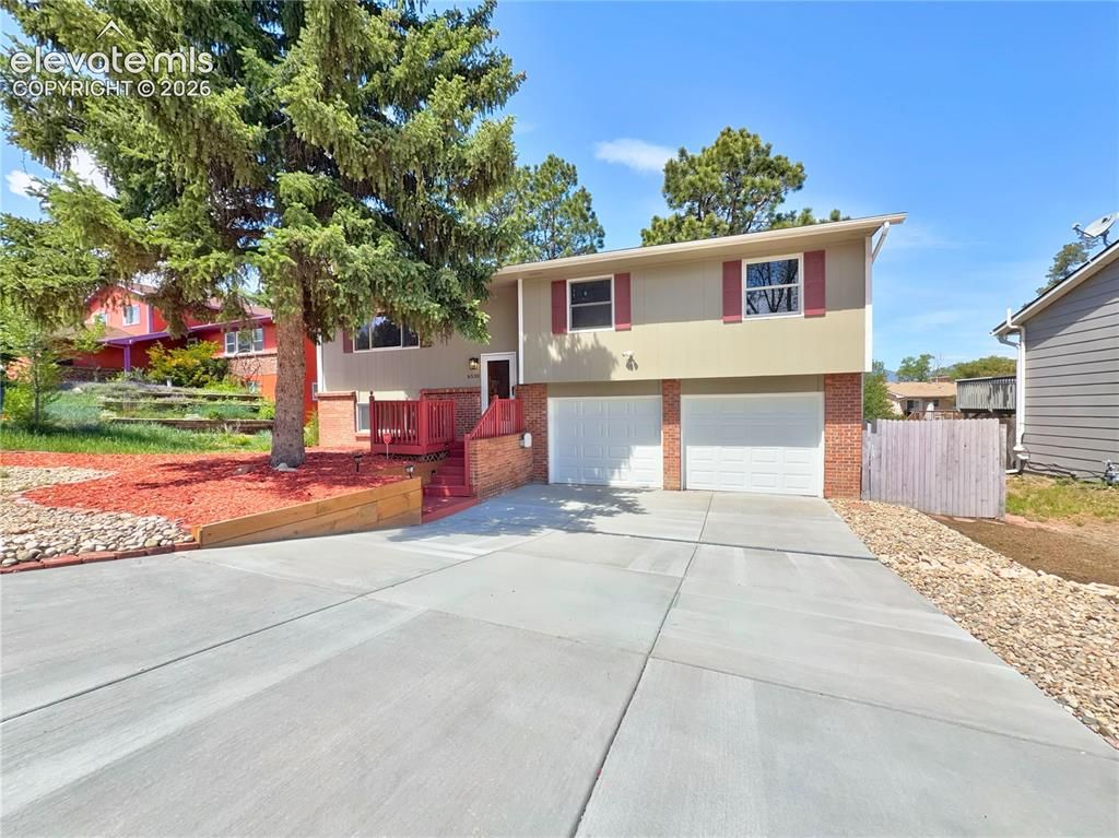 6530 Brook Park Drive, Colorado Springs, CO 80918
