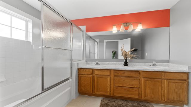 2060 Crossing Court, Lombard, IL 60148