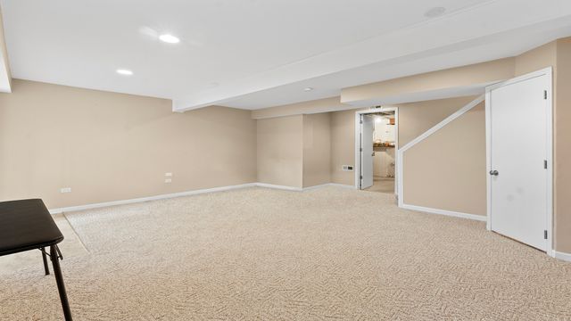 2060 Crossing Court, Lombard, IL 60148
