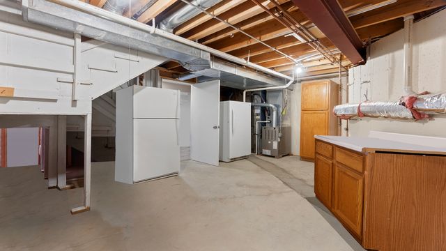2060 Crossing Court, Lombard, IL 60148