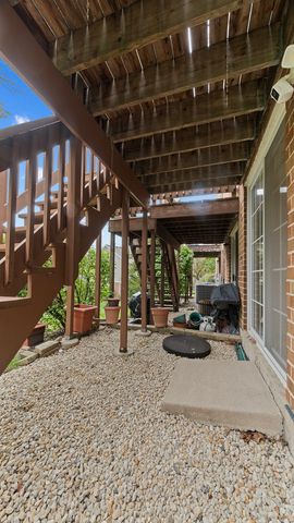 2060 Crossing Court, Lombard, IL 60148