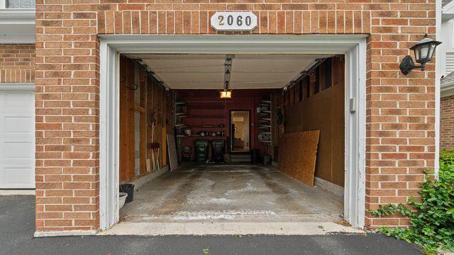 2060 Crossing Court, Lombard, IL 60148
