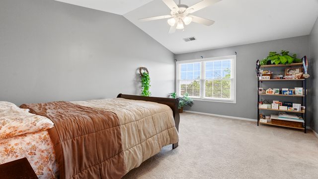 2060 Crossing Court, Lombard, IL 60148