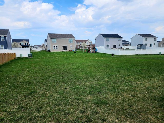 7626 E 121st Avenue, Winfield, IN 46307