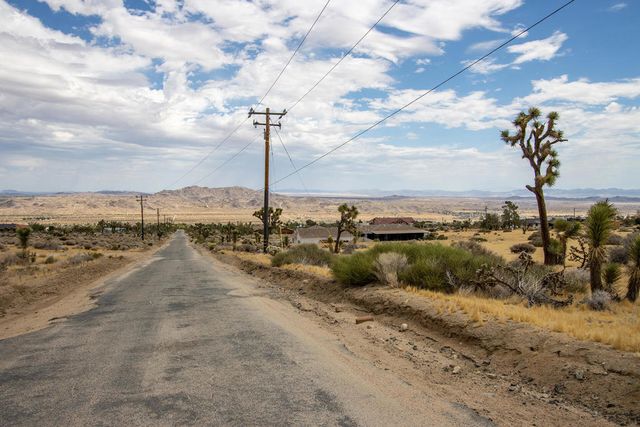 8021 Wesley Road, Joshua Tree, CA 92252