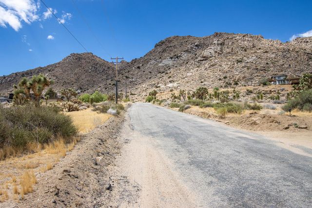 8021 Wesley Road, Joshua Tree, CA 92252