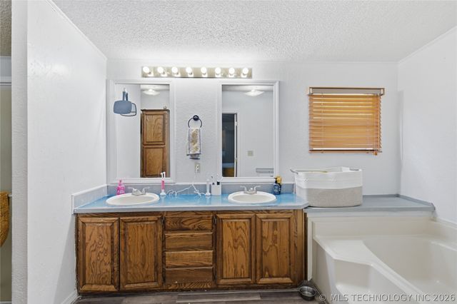 1361 S 281st East Avenue, Catoosa, OK 74015
