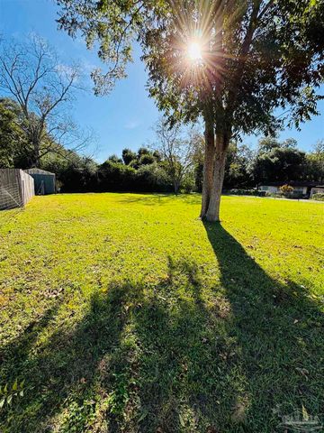 Pond Ave, Pensacola, FL 32534