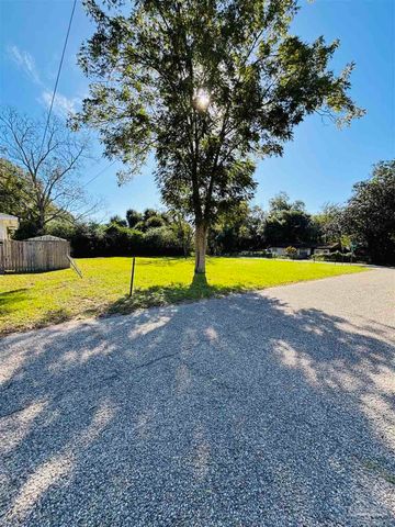 Pond Ave, Pensacola, FL 32534