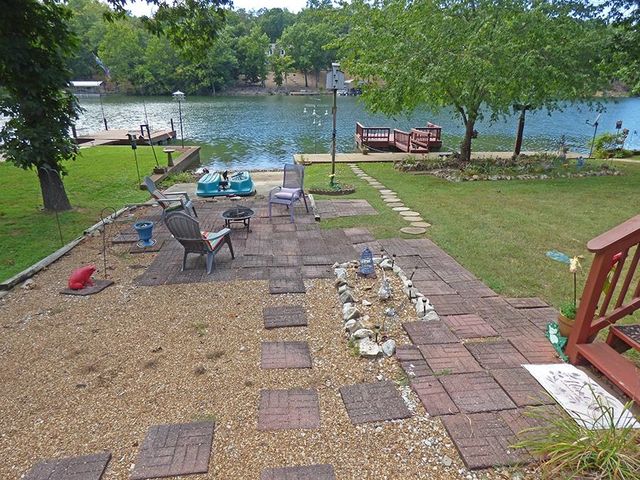 246 E Lakeshore Drive, Cherokee Village, AR 72529