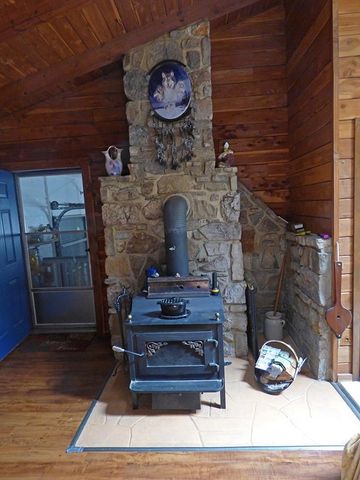 246 E Lakeshore Drive, Cherokee Village, AR 72529