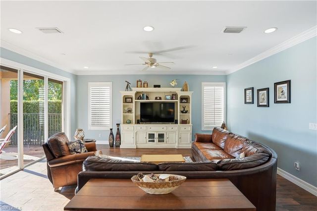 1870 Ivory Cane PT, Naples, FL 34119