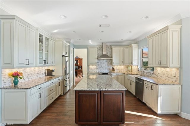 1870 Ivory Cane PT, Naples, FL 34119