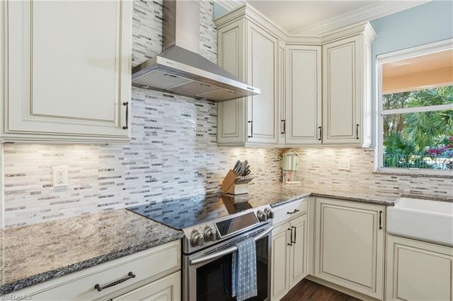 1870 Ivory Cane PT, Naples, FL 34119