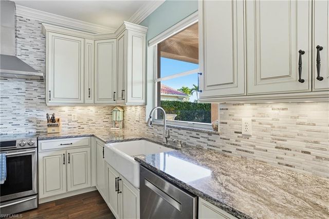 1870 Ivory Cane PT, Naples, FL 34119