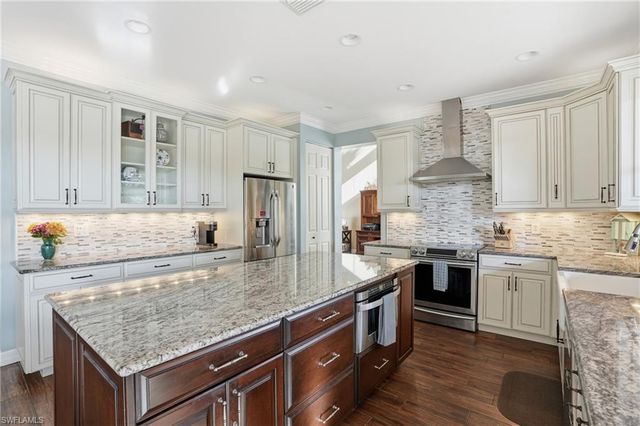 1870 Ivory Cane PT, Naples, FL 34119