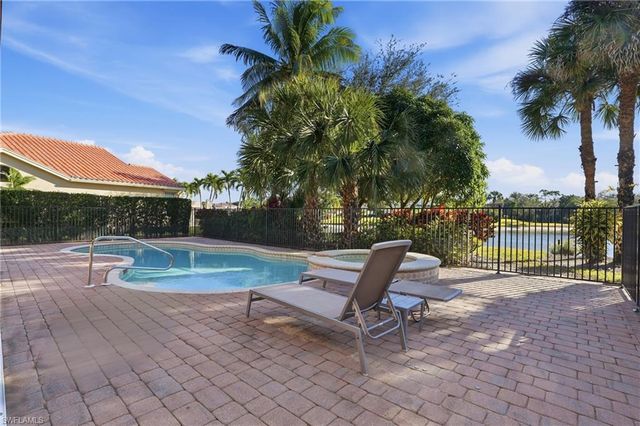 1870 Ivory Cane PT, Naples, FL 34119