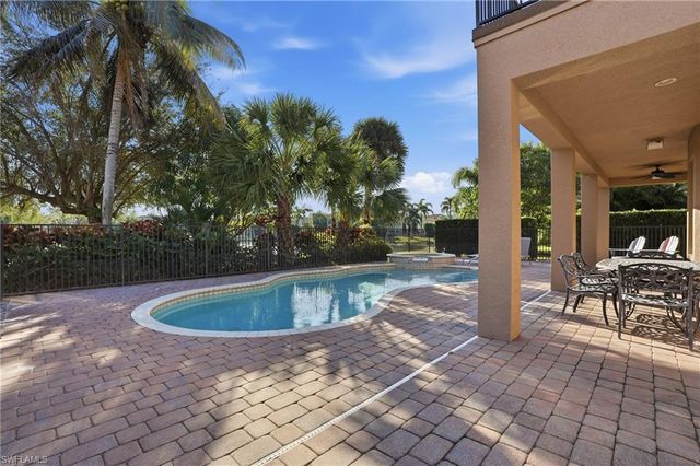 1870 Ivory Cane PT, Naples, FL 34119