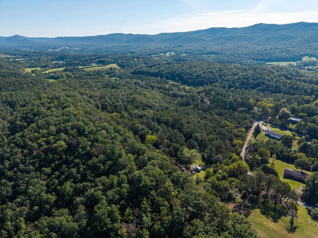 126 KINGS ACRE LN, Fort Valley, VA 22652